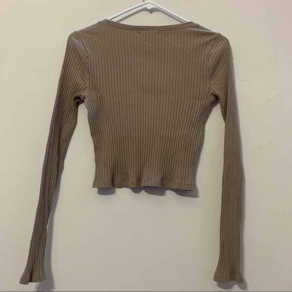 🧡3/$30 Forever 21 Crop Top in Taupe size Large - Picture 3 of 7